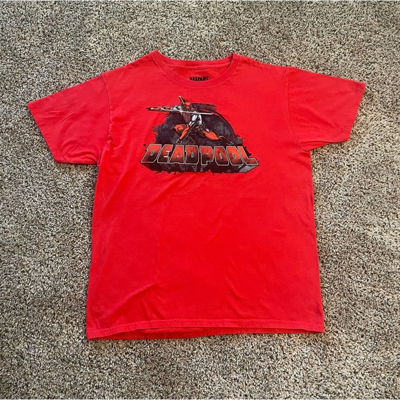 Marvel Deadpool Graphic T-shirt- Size Large - Picture 1 of 3